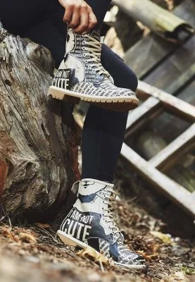 Dogo - Femme Cuir Vegan Noir Bottes Longues - Not Cute Motif
