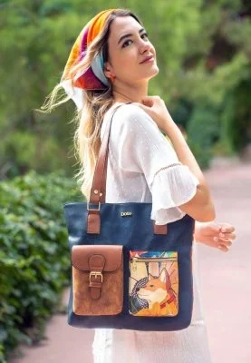 Dogo - Femme Cuir Vegan Bleu Marine Sac d'épaule - Blooming Dog Motif