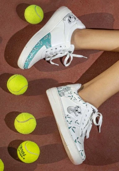 Femme Cuir Vegan Blanc Baskets - Koala Hug Motif - 