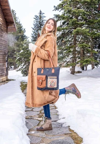 Femme Cuir Vegan Kaki Bottes Longues - Bear and Flowers Motif - 