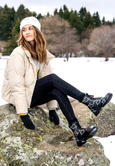 Femme Cuir Vegan Noir Bottes Longues - Celebrate the Day Motif - 