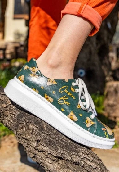 Femme Cuir Vegan Vert Baskets - Queen Bee Motif - 