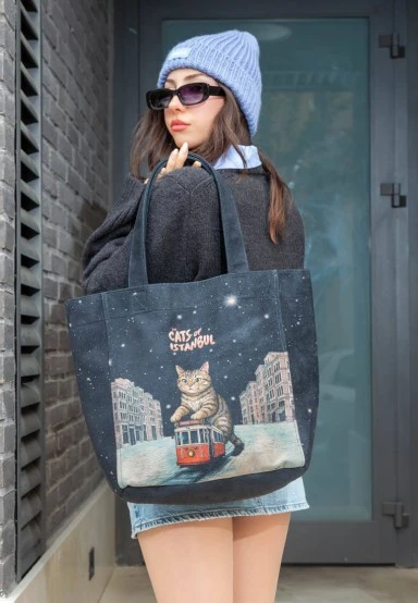 Femme Vegan Noir Large Tote Bag - Paws on Taksim Motif - 