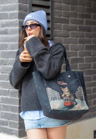 Femme Vegan Noir Large Tote Bag - Paws on Taksim Motif - 