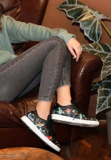 Kadın Vegan Deri Siyah Sneakers - Flowers & Birds Tasarım - 