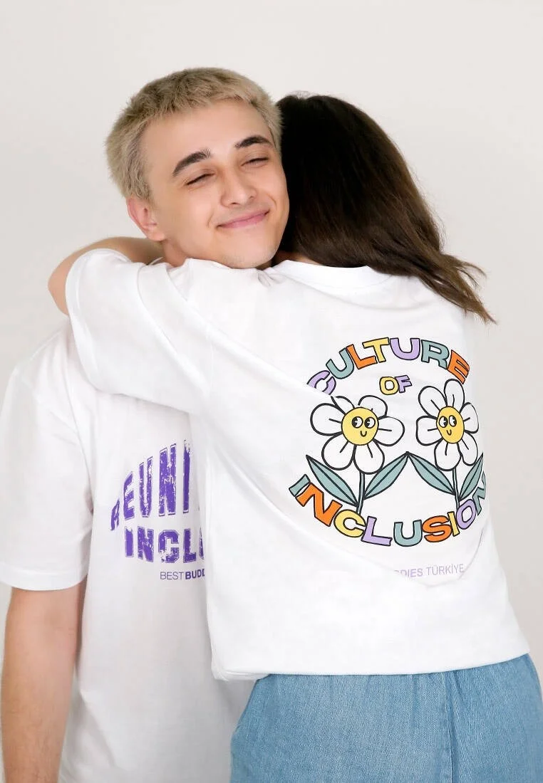 Best Buddies x Dogo Unisex Vegan Beyaz T-Shirt - Reunited for Inclusion Tasarım