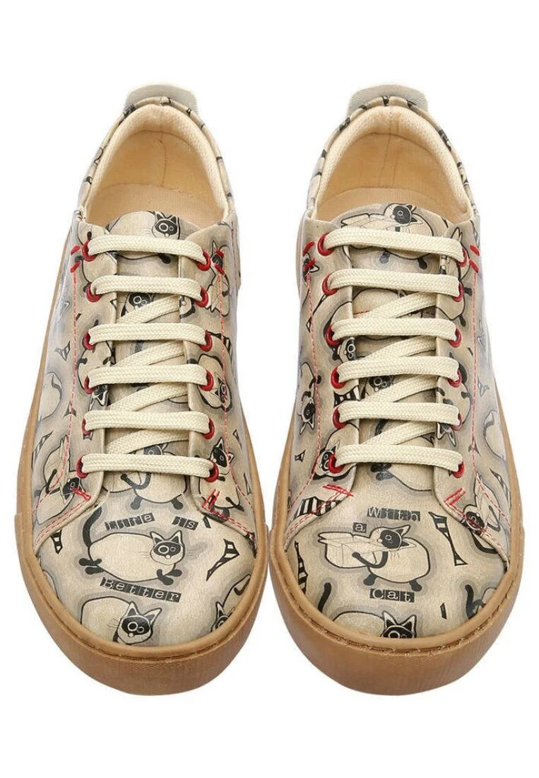 Femme Cuir Vegan Beige Baskets - Life is Better with a Cat Motif