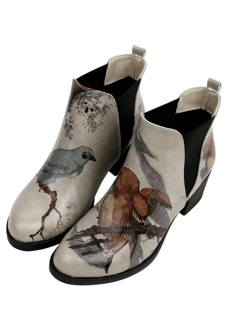 Femme Cuir Vegan Beige Booties - Chatting on a Branch Motif