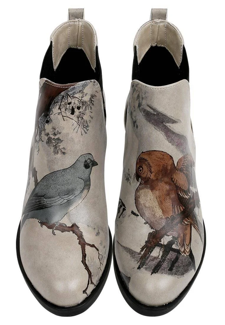 Femme Cuir Vegan Beige Booties - Chatting on a Branch Motif