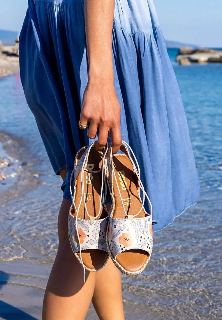 Femme Cuir Vegan Beige Sandales à Lacets - Lost in Pattern Motif