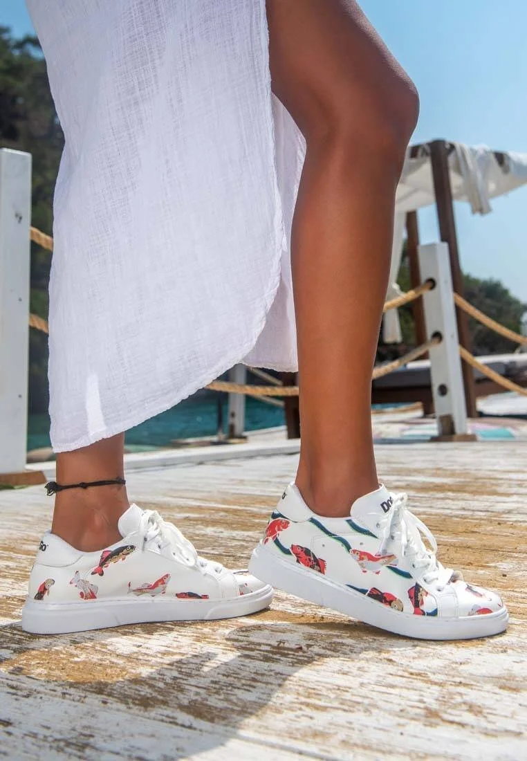 Femme Cuir Vegan Blanc Baskets - Koi World Motif