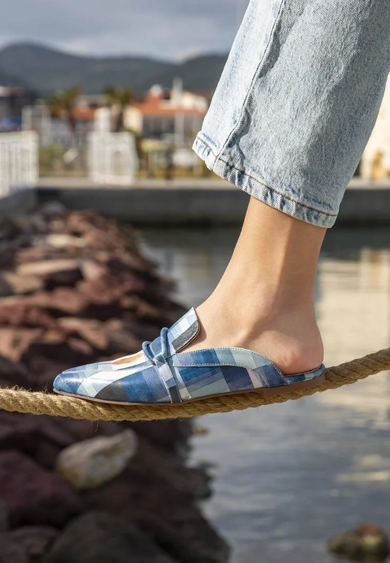 Femme Cuir Vegan Bleu Foncé Chaussons - Be Different Motif