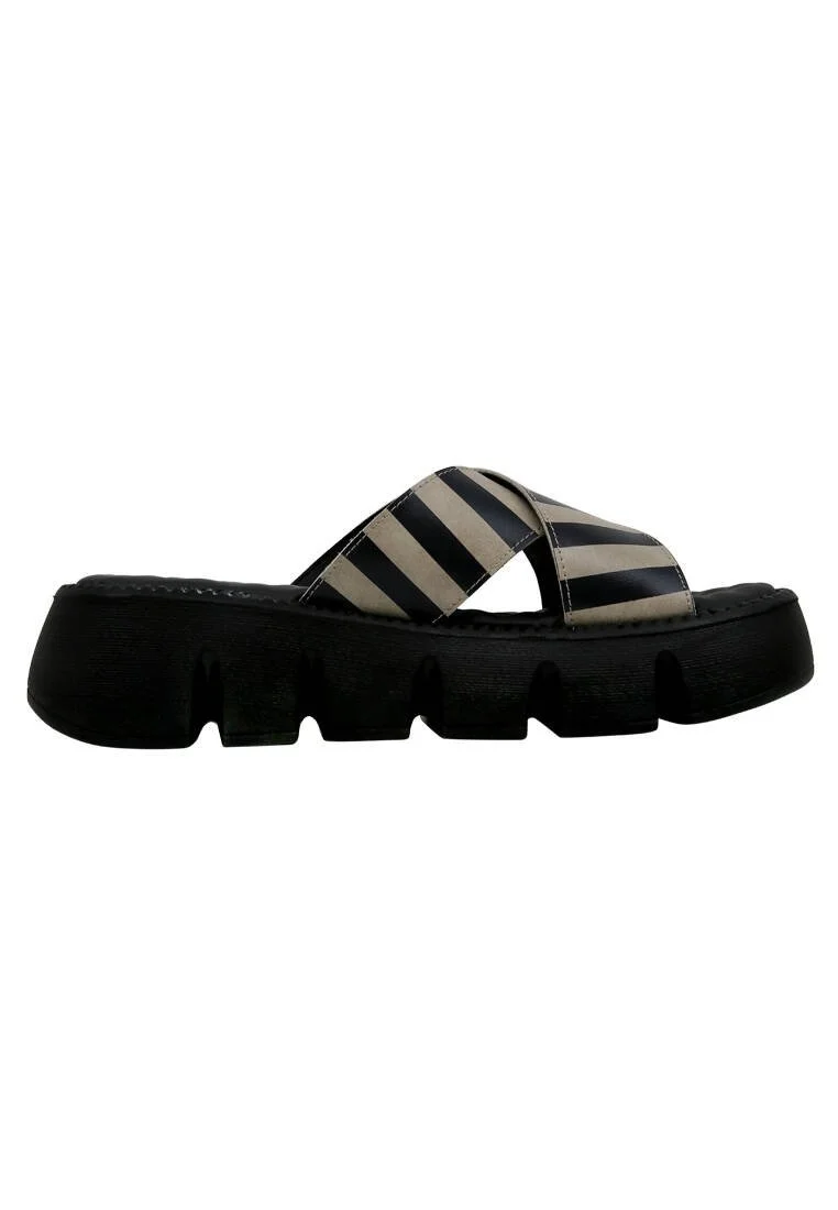 Femme Cuir Vegan Multicolore Chaussons Compensées - Let's Find a Place to Get Lost Motif
