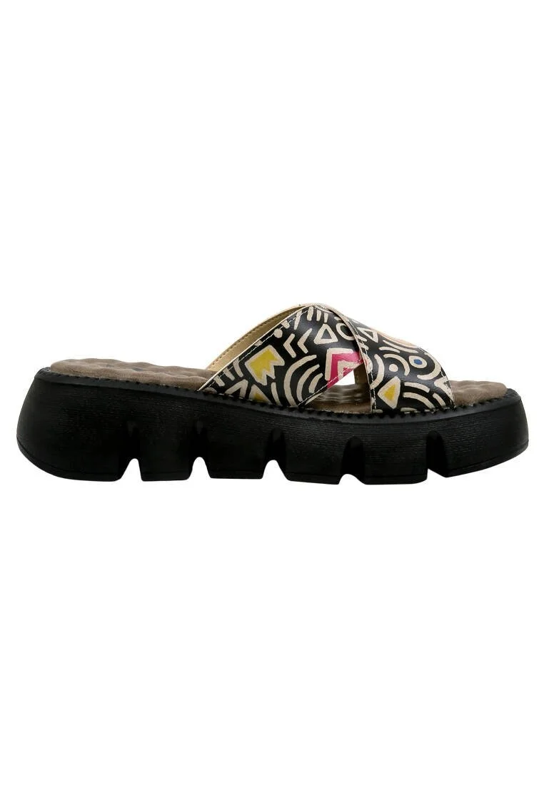 Femme Cuir Vegan Noir Chaussons Compensées - Abstract Outline Motif