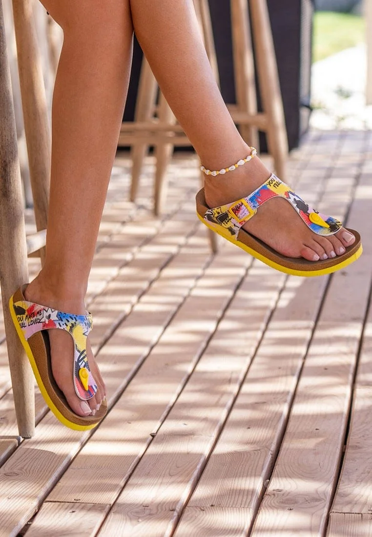 Femme Cuir Vegan Jaune Sandales - The Creation of the Collage Motif