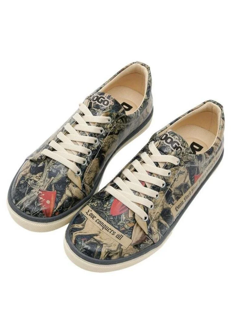 Femme Cuir Vegan Multicolore Baskets - Love Conquers All Motif