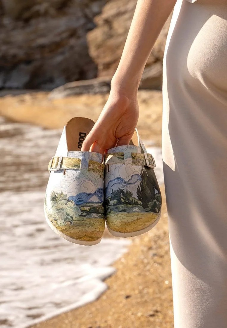 Femme Cuir Vegan Multicolore Chaussons - Vincent van Gogh A Wheat Field with Cypresses Motif