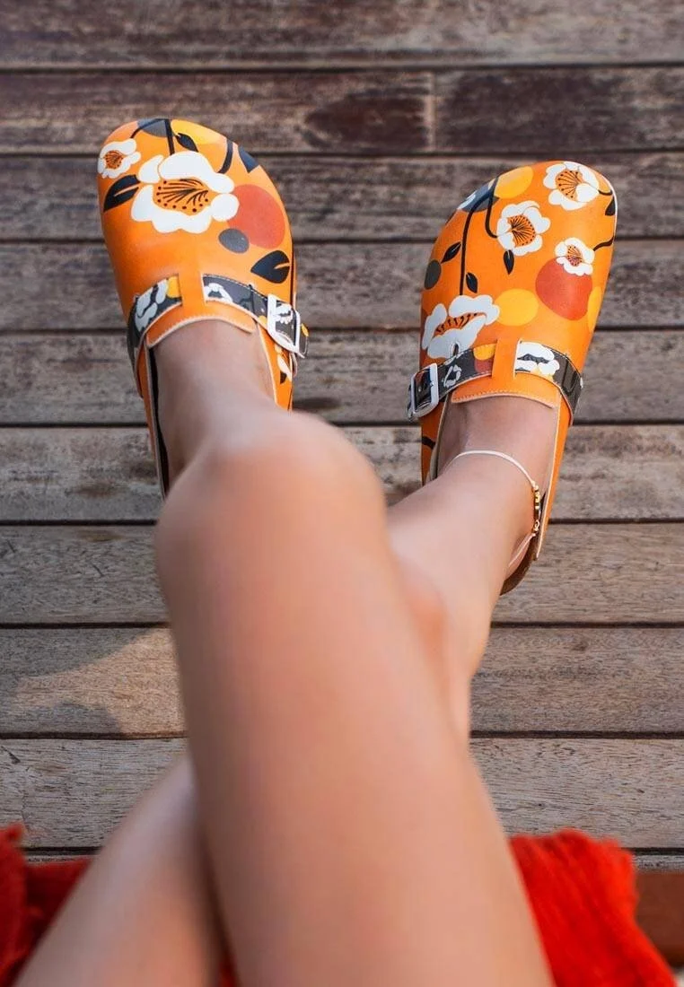 Femme Cuir Vegan Orange Chaussons - Retrograde Motif