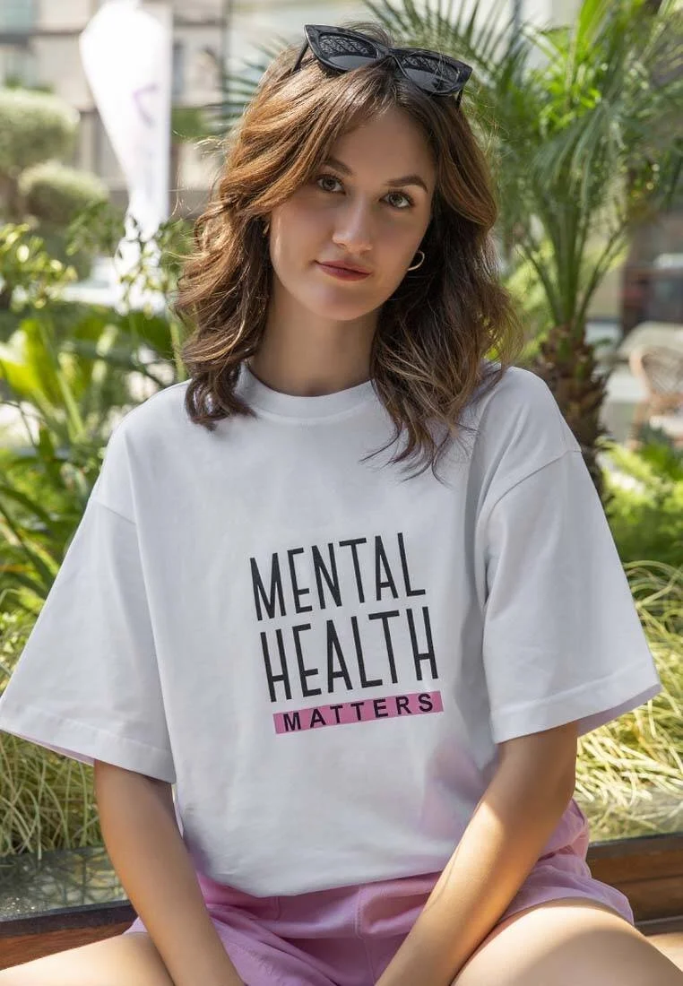 Femme Vegan Blanc T-Shirt - Mental Health Matters Motif