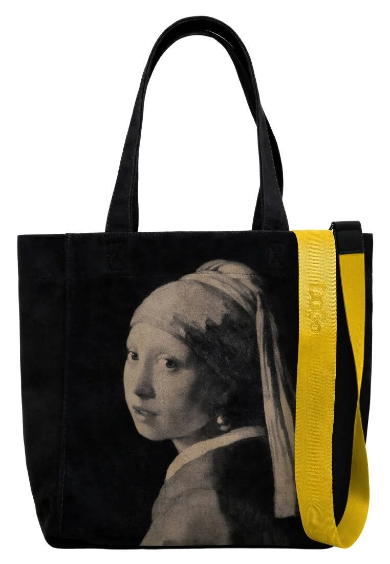 Femme Vegan Noir Large Tote Bag - Girl with a Pearl Earring Motif
