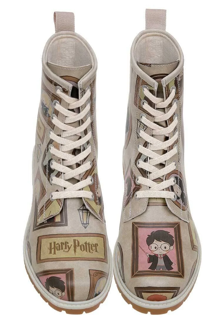 Kadın Vegan Deri Bej Uzun Bot - Warner Bros Harry Potter Frames-of-Hogwarts Tasarım