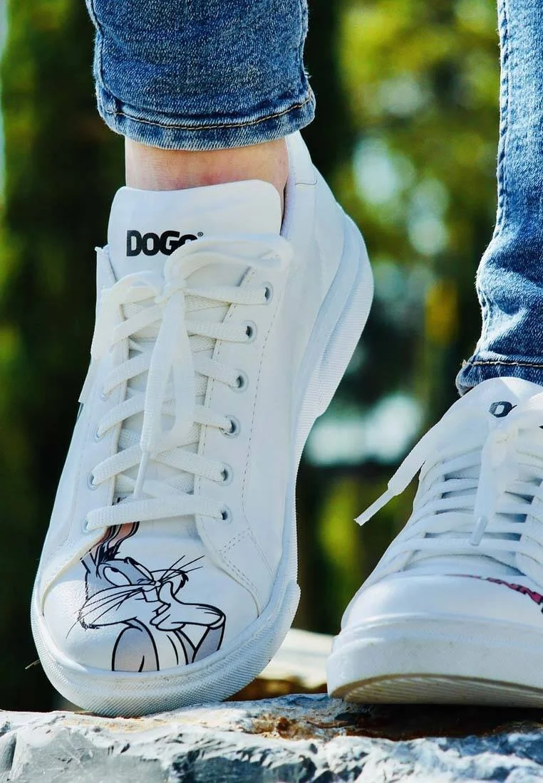 Kadın Vegan Deri Beyaz Sneakers - What's Up Doc? Bugs Bunny Tasarım