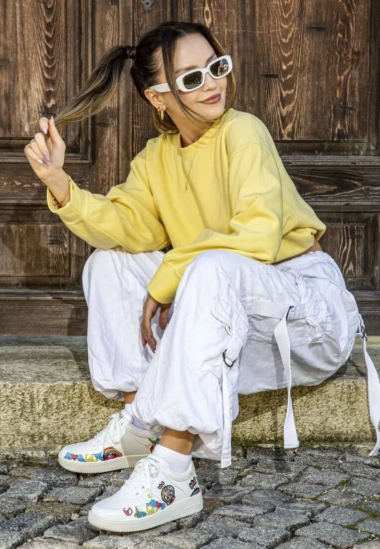 Kadın Vegan Deri Beyaz Sneakers - Warner Bros Tweety Love Tasarım