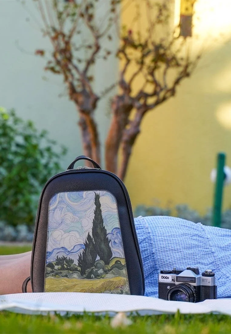 Kadın Vegan Deri Siyah Sırt Çantası - Vincent van Gogh A Wheat Field with Cypresses Tasarım