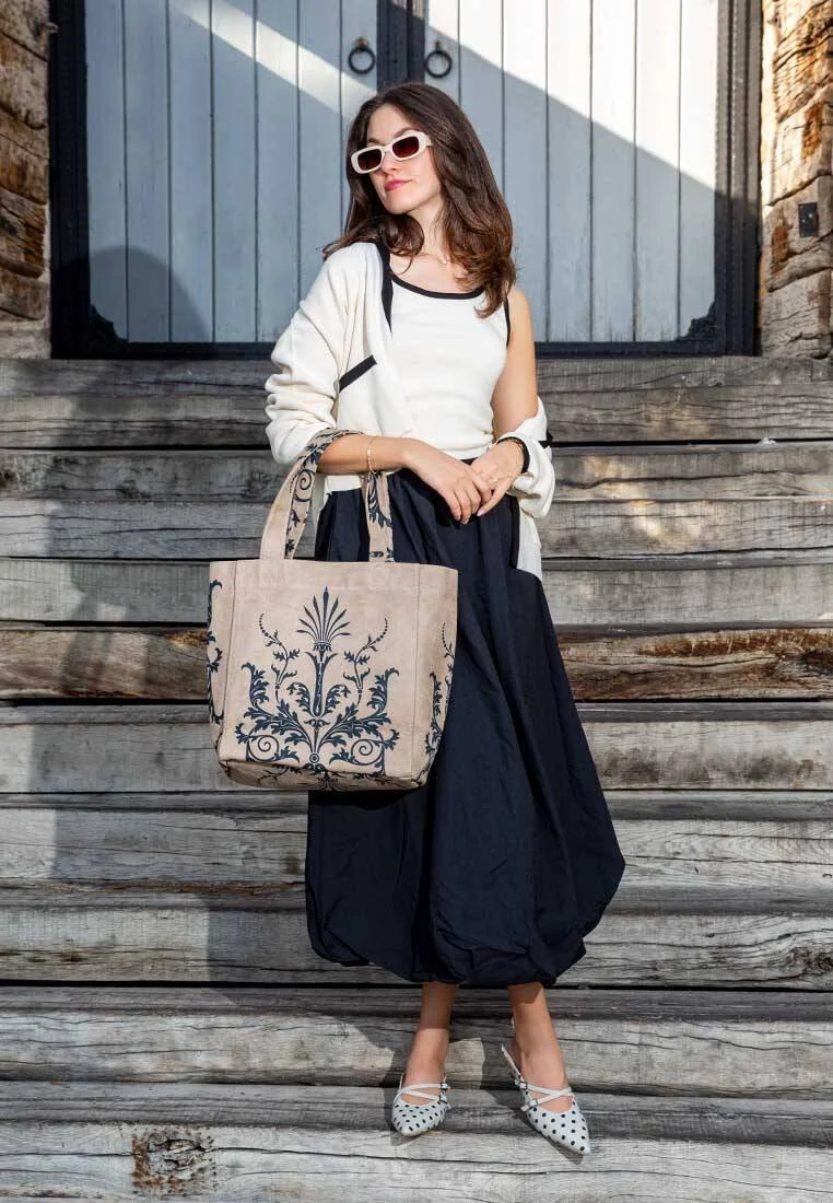 Women Vegan Cream Large Tote Bag - Renaissance Pattern Design