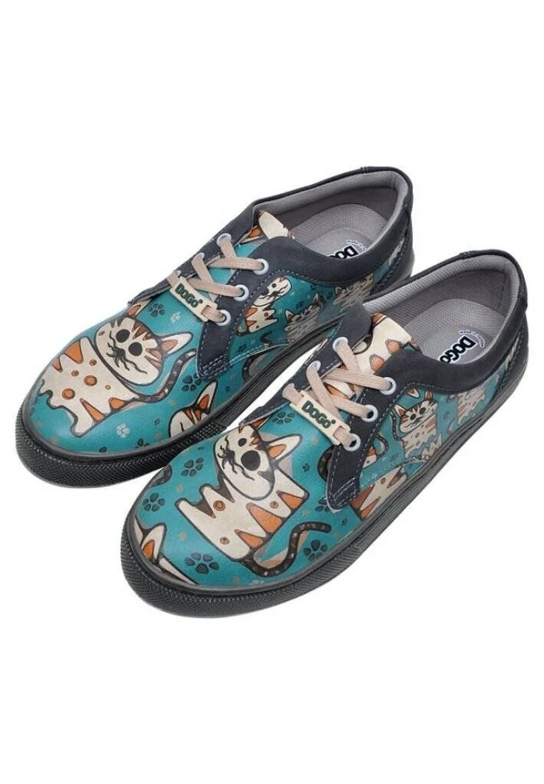 Women Vegan Leather Turquoise Sneakers - Tabby Cats Design