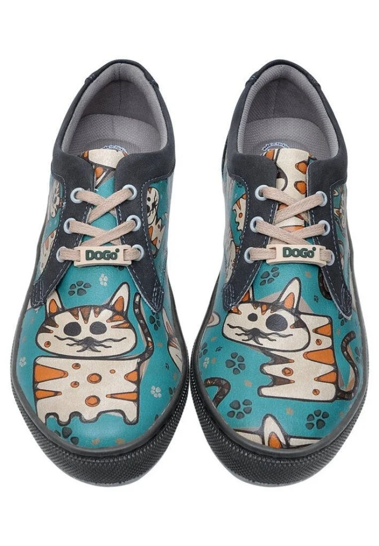 Women Vegan Leather Turquoise Sneakers - Tabby Cats Design