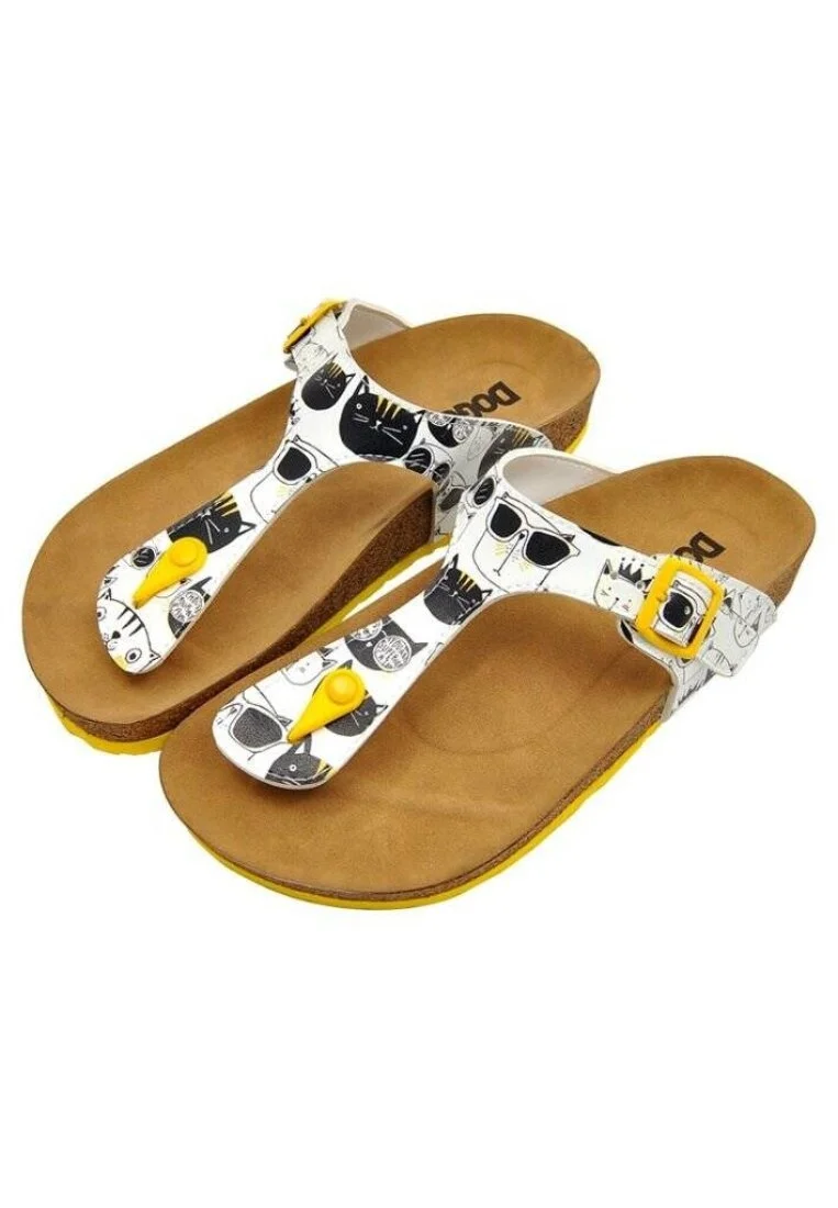 Women Vegan Leather White Slippers - Monochrome Cats Design